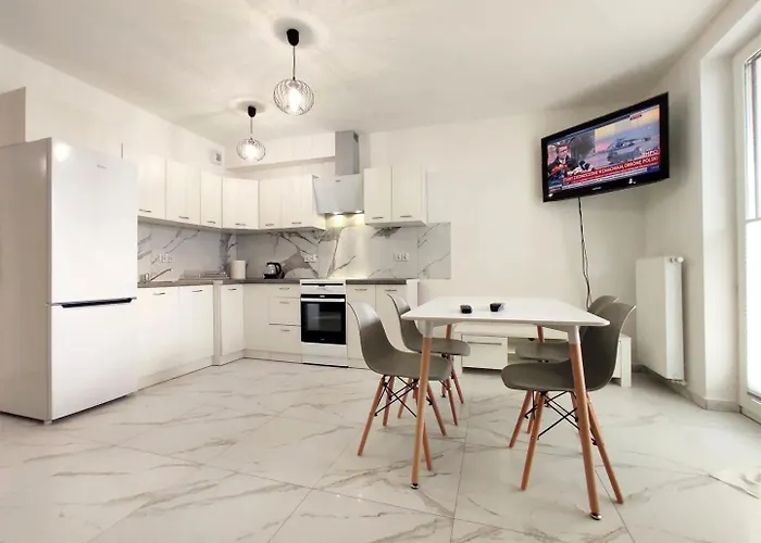 Apartament Julia 1-3 Os I Pietro Z Balkonem I Garazem