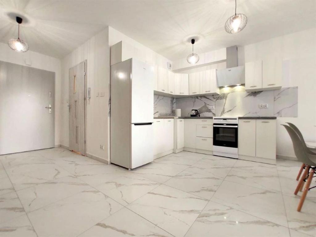 Apartment Julia 1-3 Os I Pietro Z Balkonem I Garazem