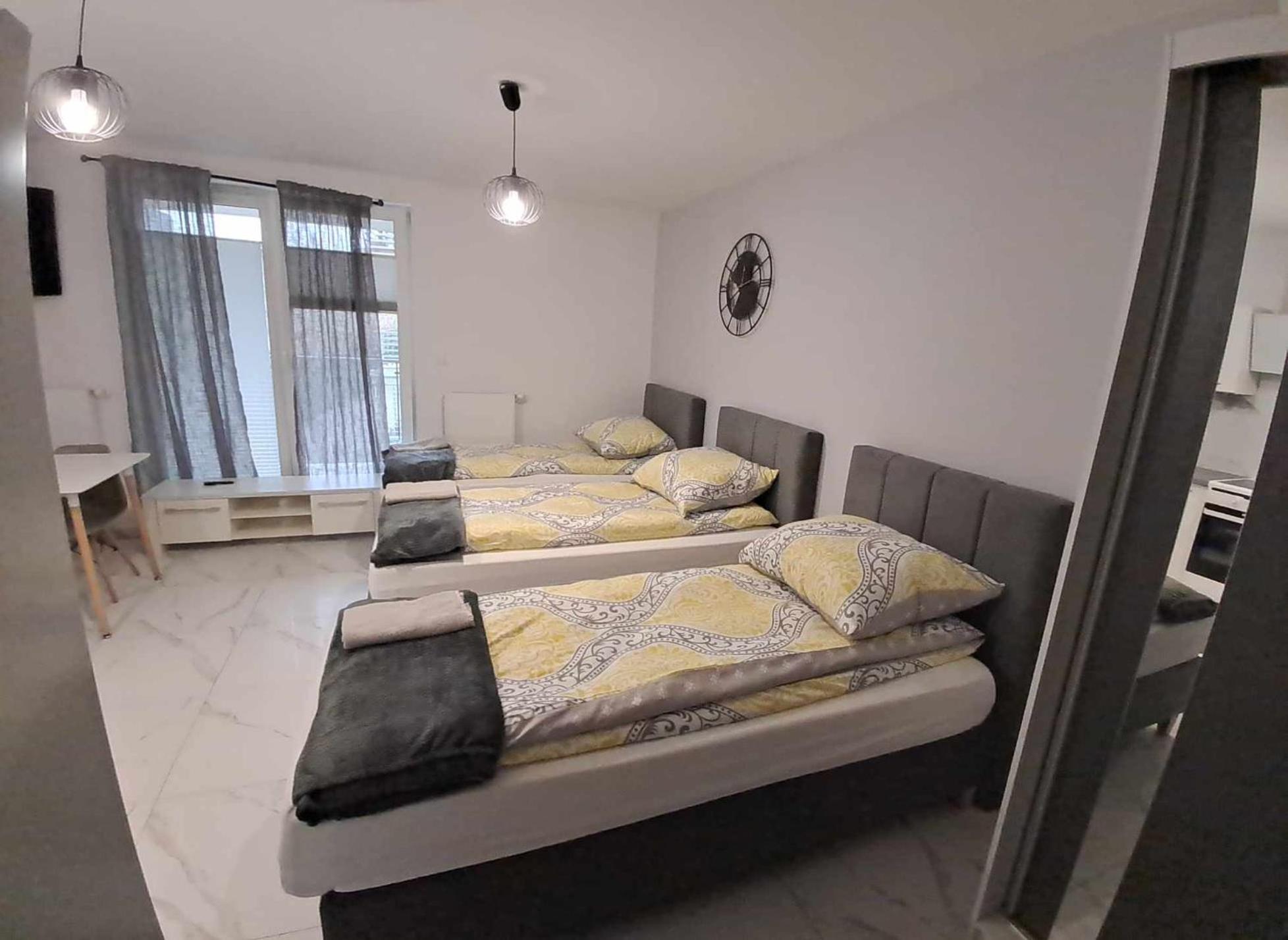 Apartment Julia 1-3 Os I Pietro Z Balkonem I Garazem *